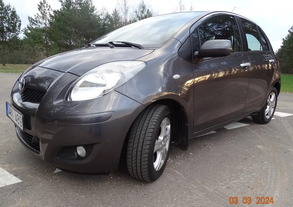 Toyota Yaris cena 21900 przebieg: 132000, rok produkcji 2010 z Dębno małe 92